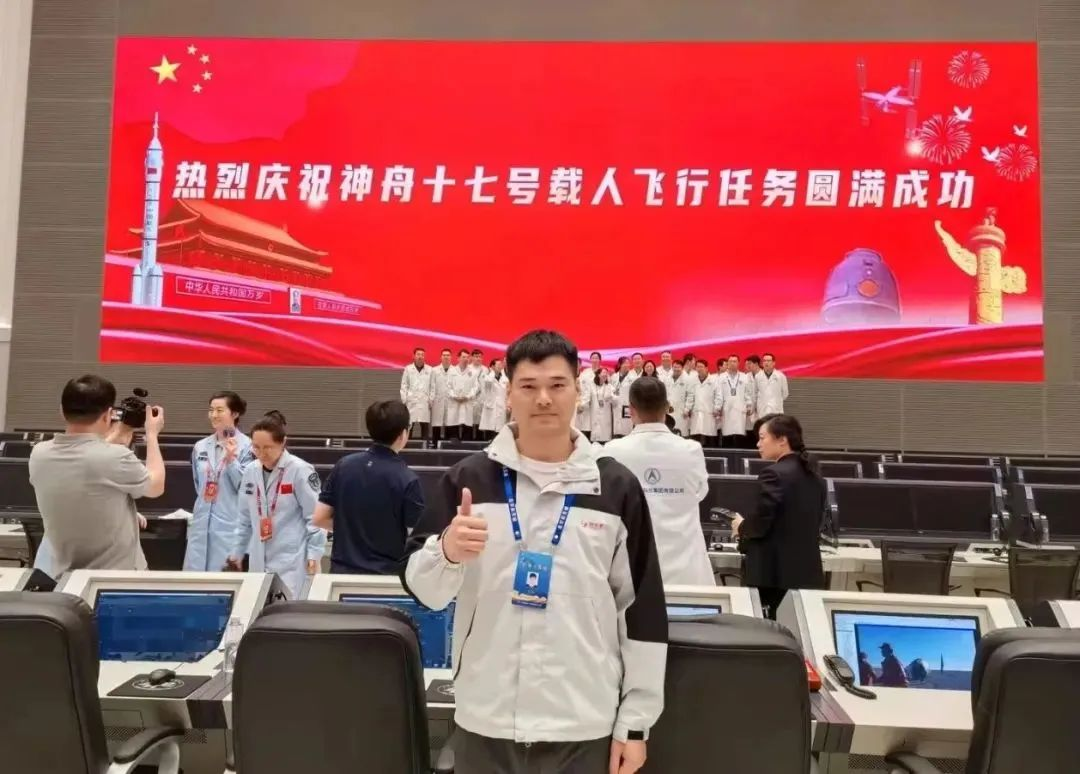 神舟十九号发射圆满成功，中国航天又见大红屏！