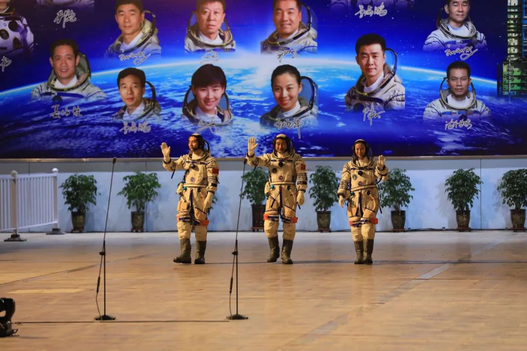 mg冰球突破·奢华版(试玩)官方网站