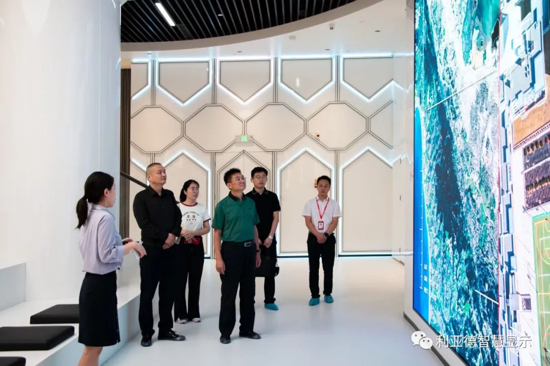 安徽省科技馆馆长方波一行光临mg冰球突破南方总部参观调研